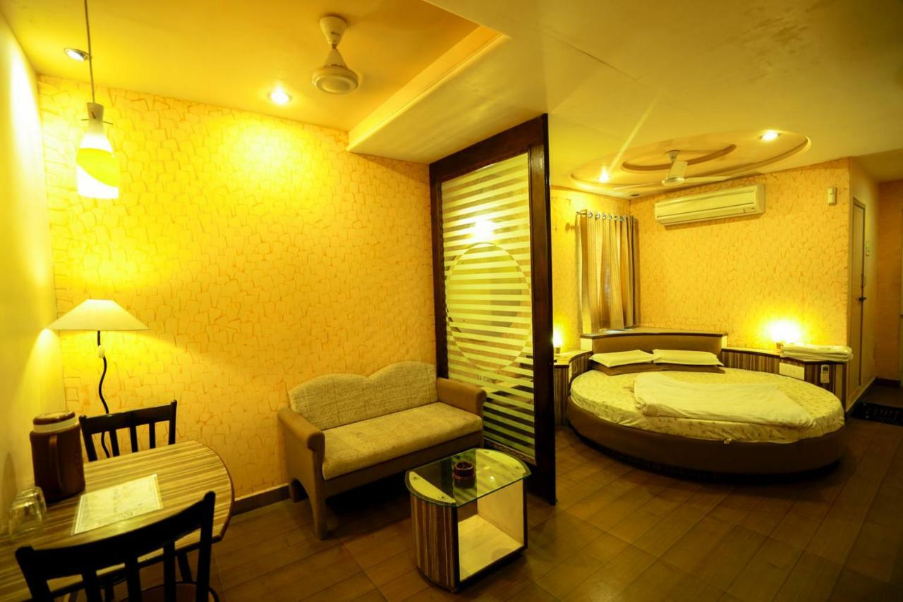 Hotel Ashiana Jāmnagar Exterior foto